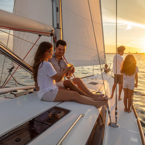 Varen door Friesland: met het jacht over de Friese Meren