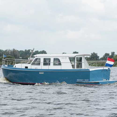 Voor--en-nadelen-motorboot-met-open-achterdek