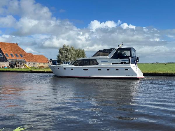 warm Wapenstilstand Majestueus Het grootste overzicht motorjachten huren in Friesland | Van luxe tot  betaalbare jachten